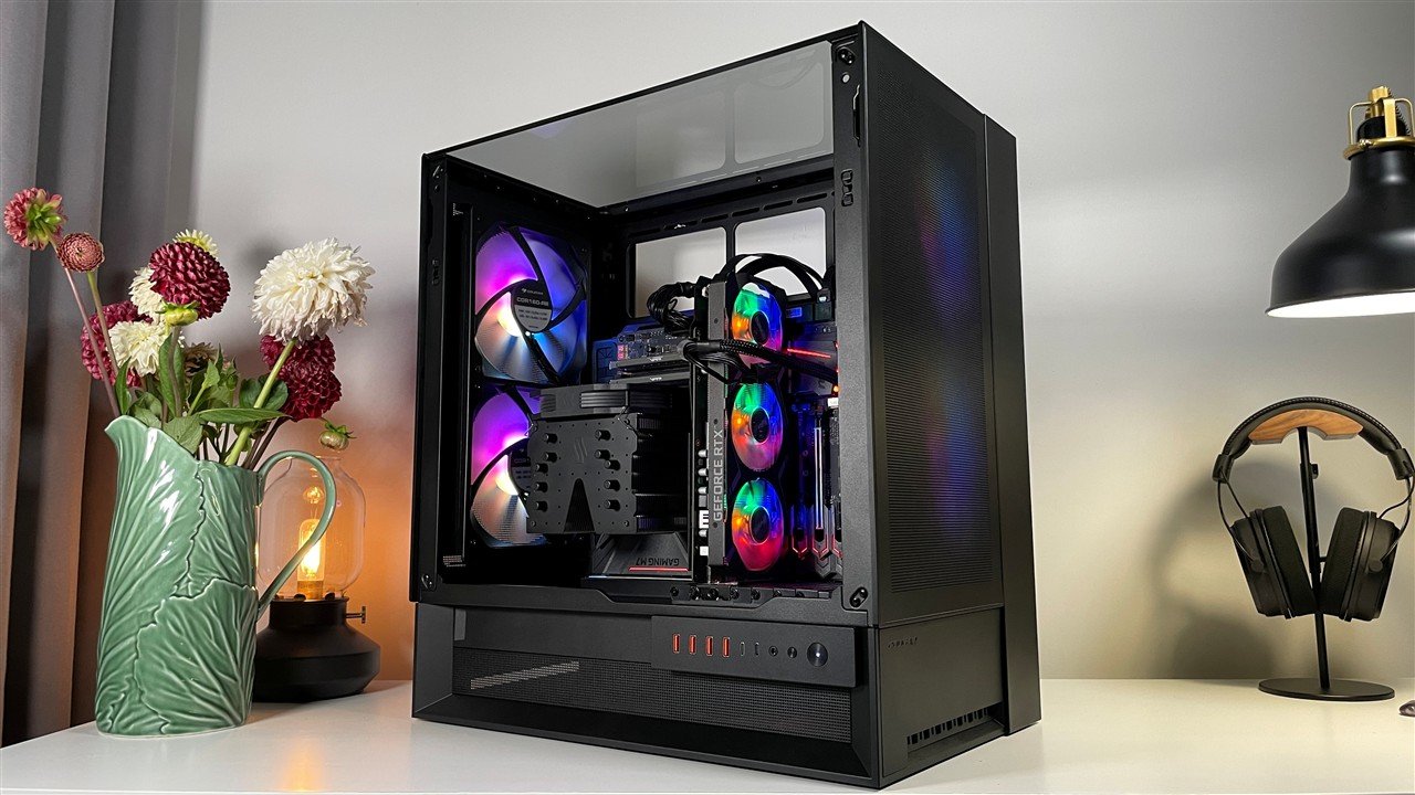 Test Cougar OmnyX, czyli jak zrobić efekt wow... obracając podzespoły