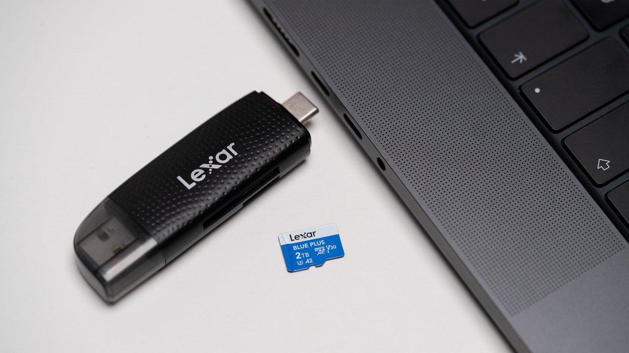Jak uzyskać do 900 MB/s z kartą microSDXC Express Lexar Play Pro i czytnikiem RW540