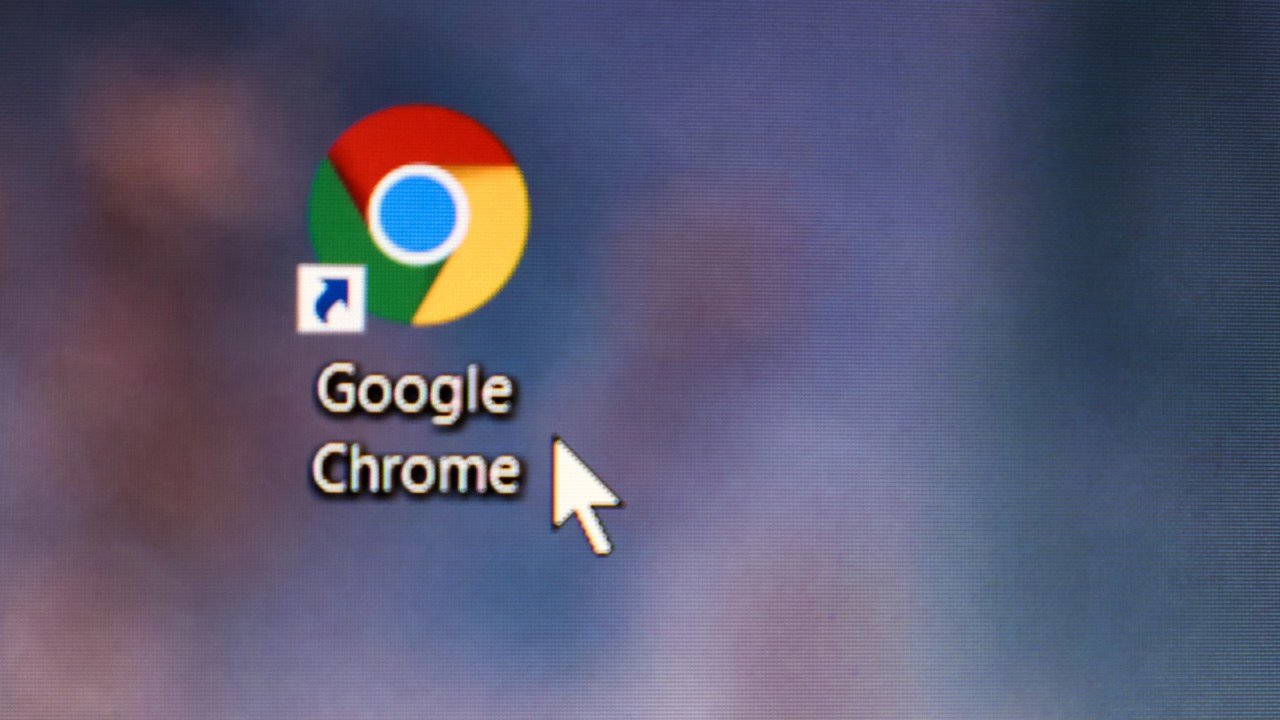 Odinstaluj natychmiast to rozszerzenie w Chrome. Robi screenshoty każdej strony którą odwiedzasz