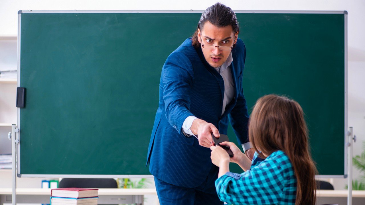 35 stanów USA zakazuje telefonów w szkołach. Koniec z TikTokiem na lekcjach