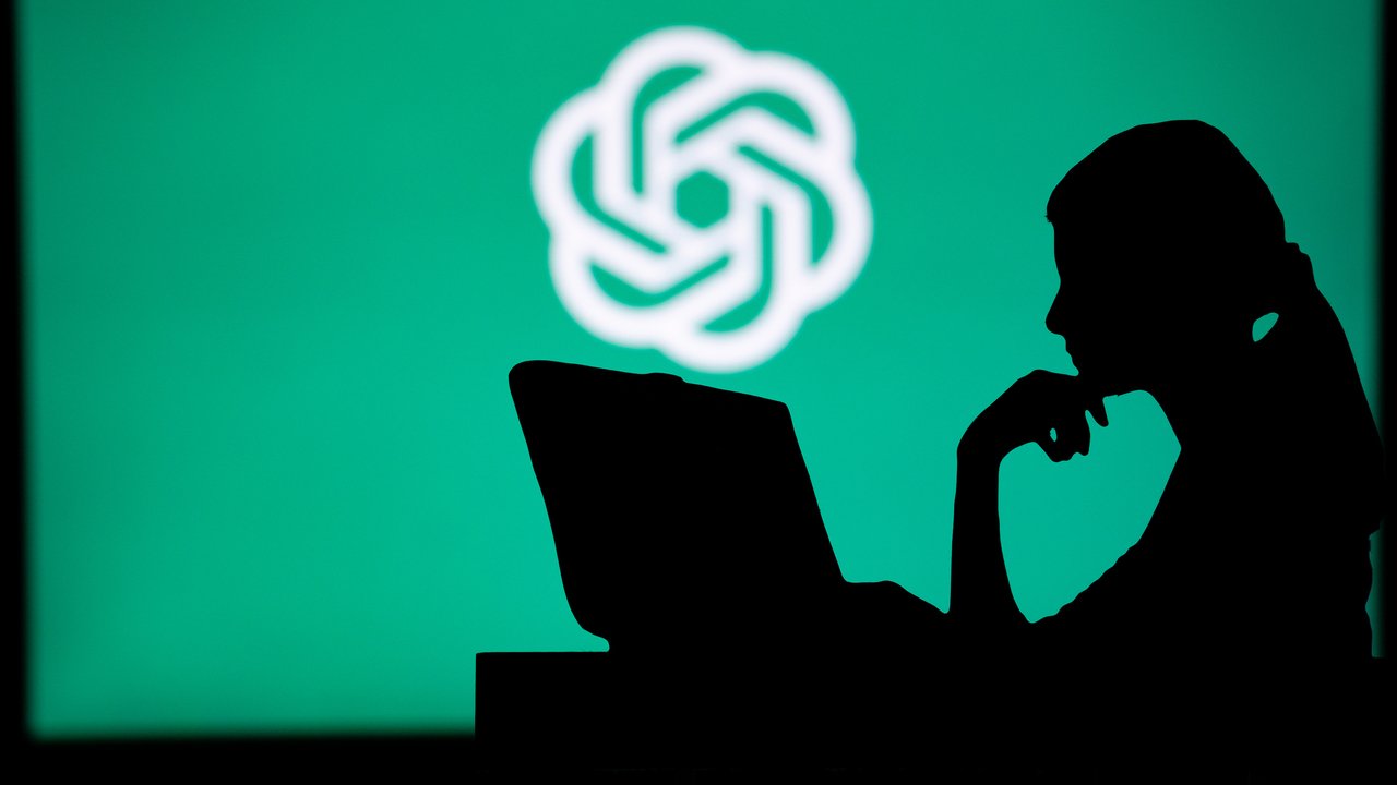 Sam Altman ostrzega przed emocjonalną zależnością od AI: „Zaufanie do ChatGPT może być niebezpieczne