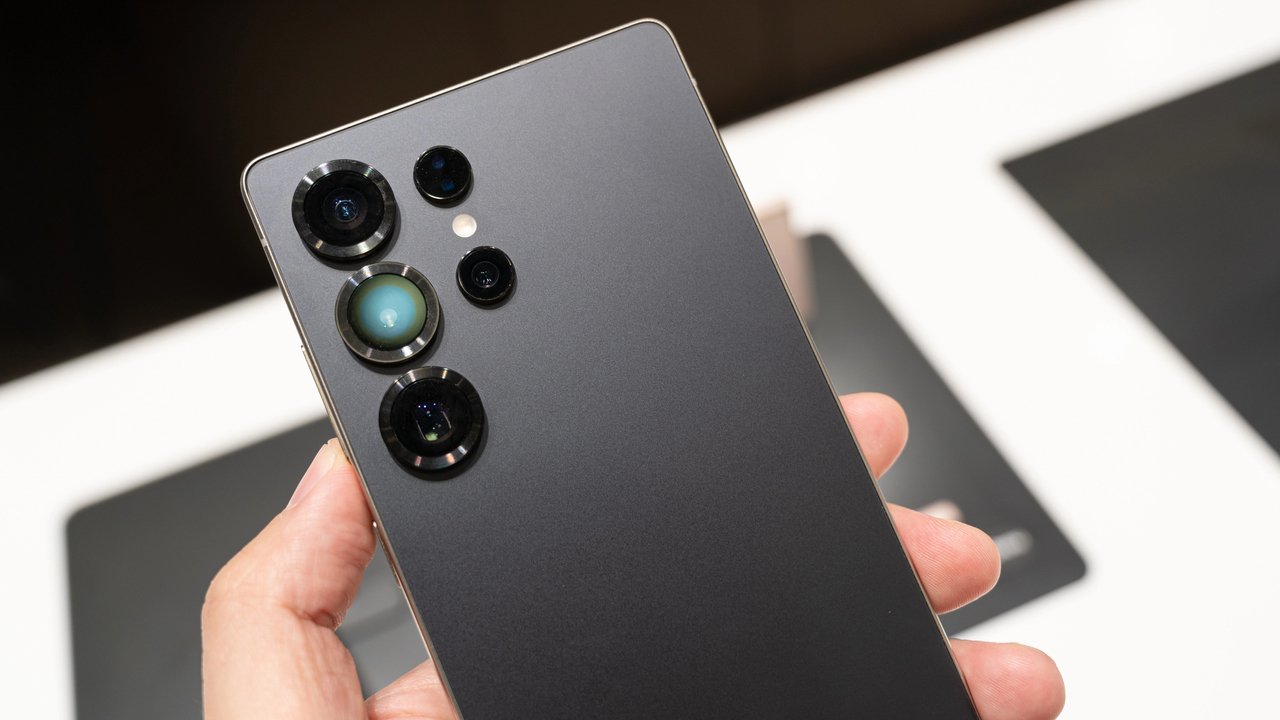 Galaxy S26 Ultra z wielkim garbem? Samsung planuje spore zmiany w aparacie i wyglądzie