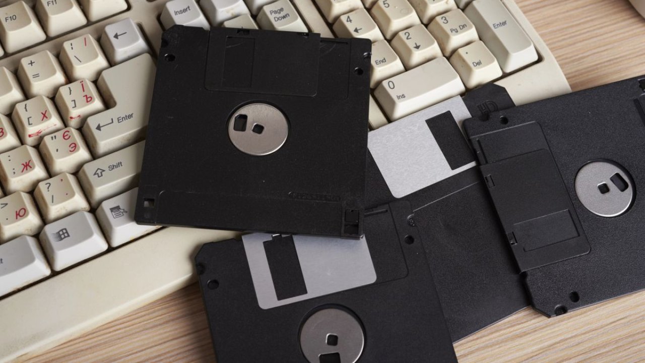 Linux przypomina o dyskietkach. Właśnie dostają aktualizację
