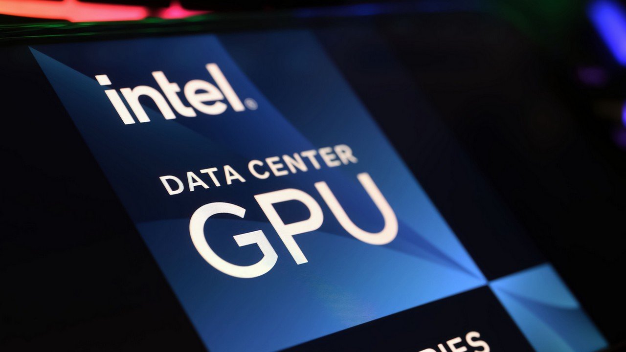 Intel ukrywał masywny wyciek danych. 270 tysięcy osób w niebezpieczeństwie