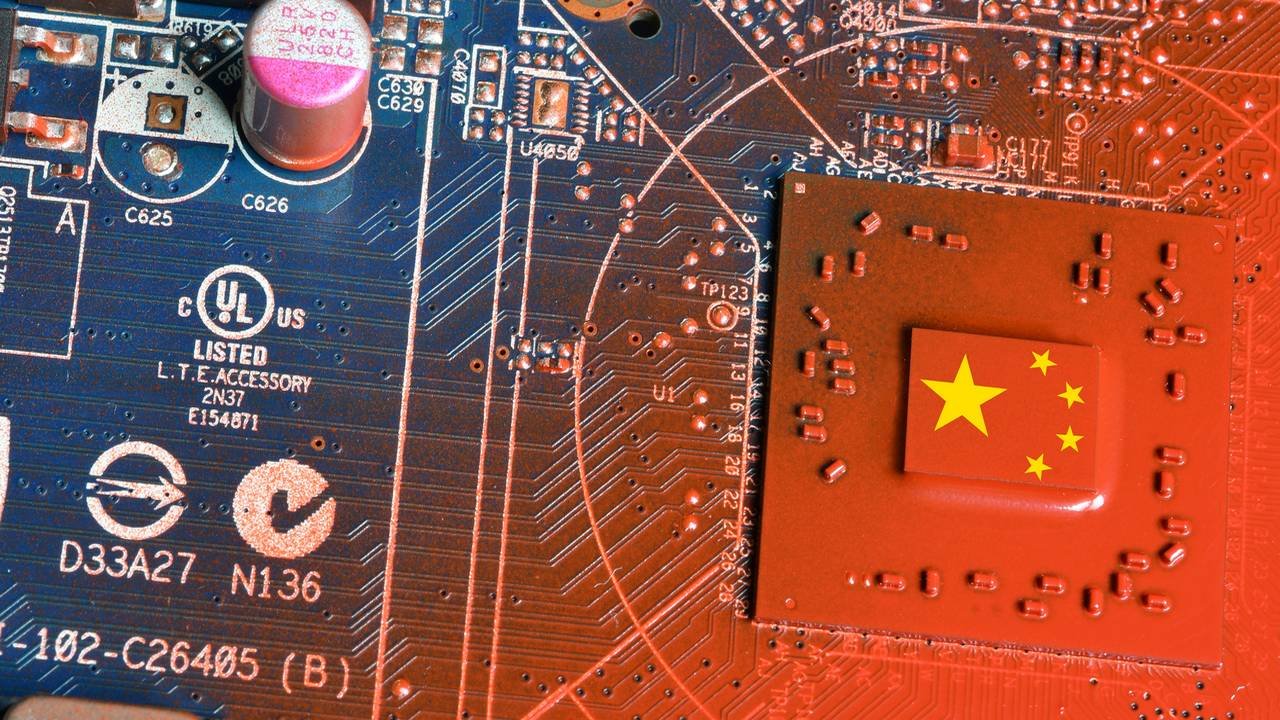 Chiny potroją produkcję chipów AI w ciągu 2 lat. Restrykcje odwróciły się przeciwko USA