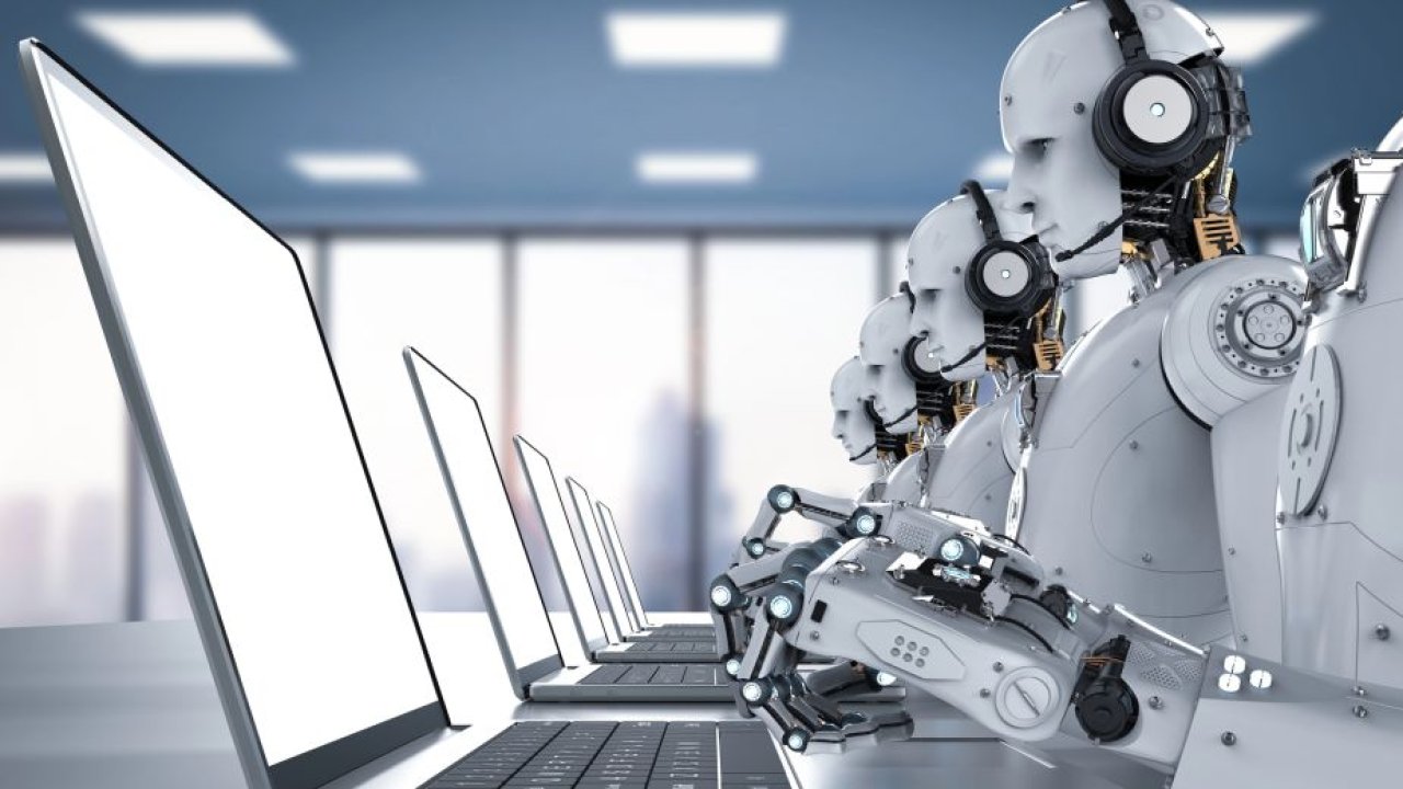 Kryzys w służbach ratunkowych - sztuczna inteligencja musi odbierać telefony