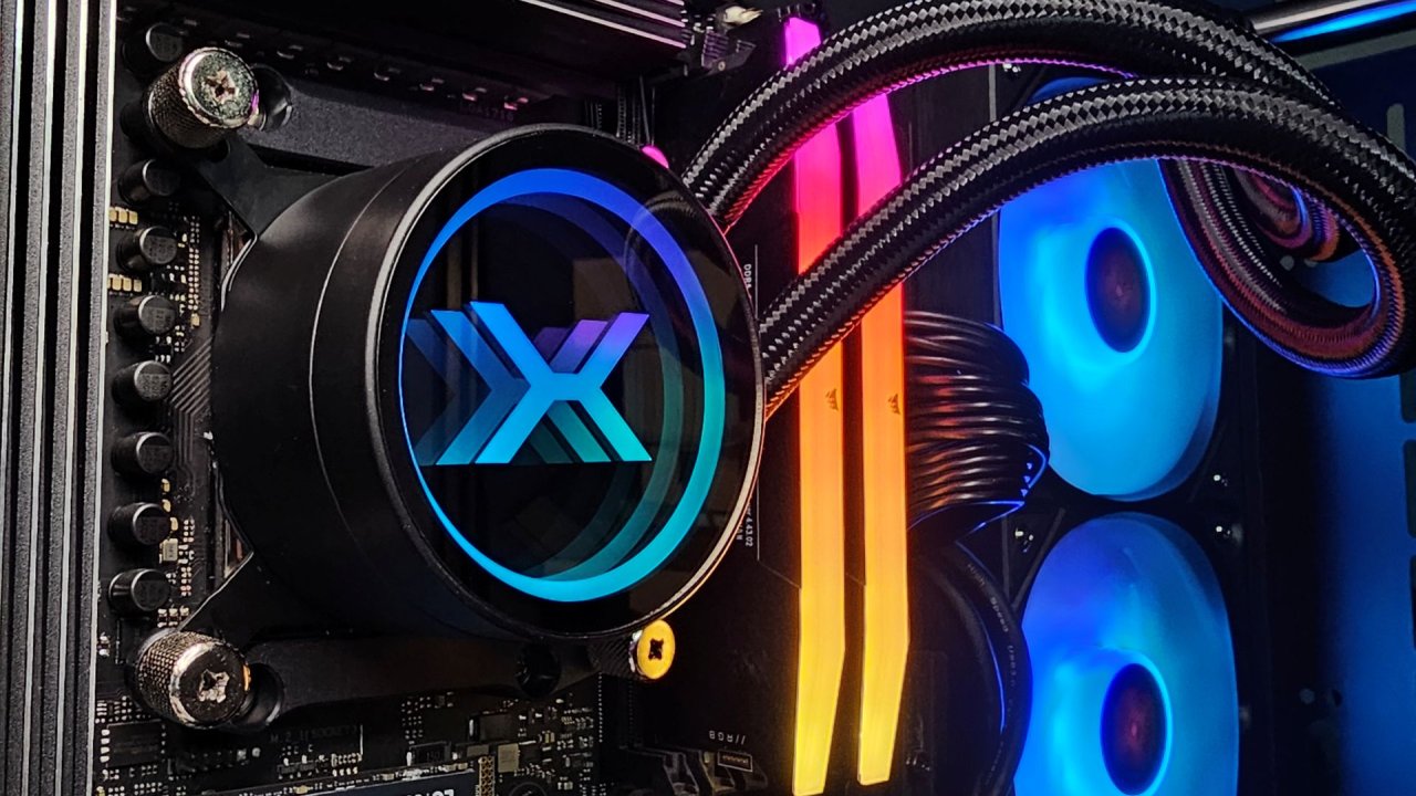 Test AiO KRUX HydroX 360. Trzy wentylatory, ARGB i prosta instalacja