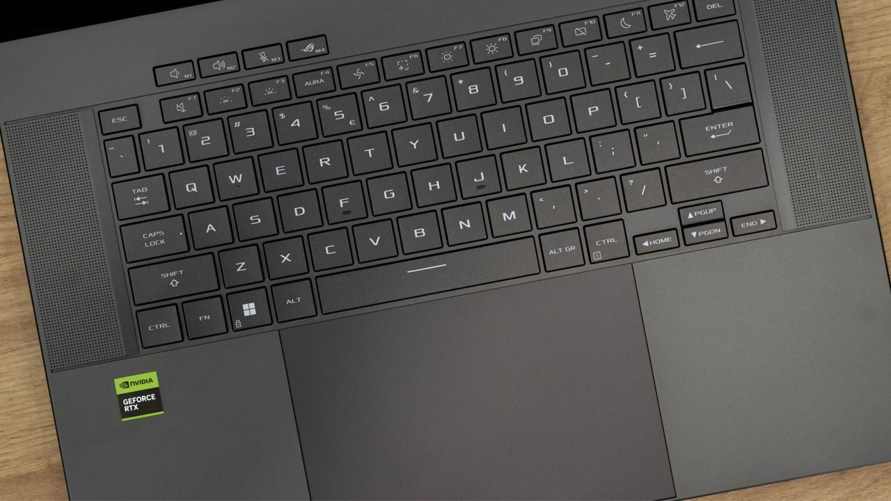 Jaki laptop do nauki i gier? Oczywiście z RTX 50!