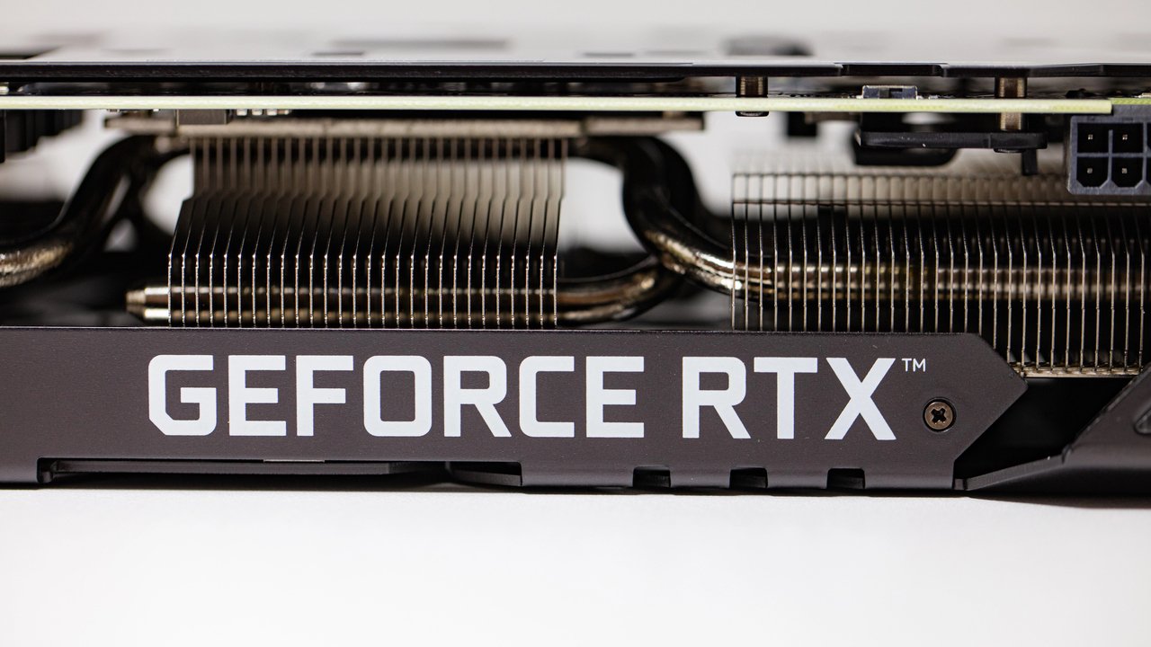 Chińskie fabryki tworzą GeForce RTX 5090 z 128 GB pamięci. Cena szokuje