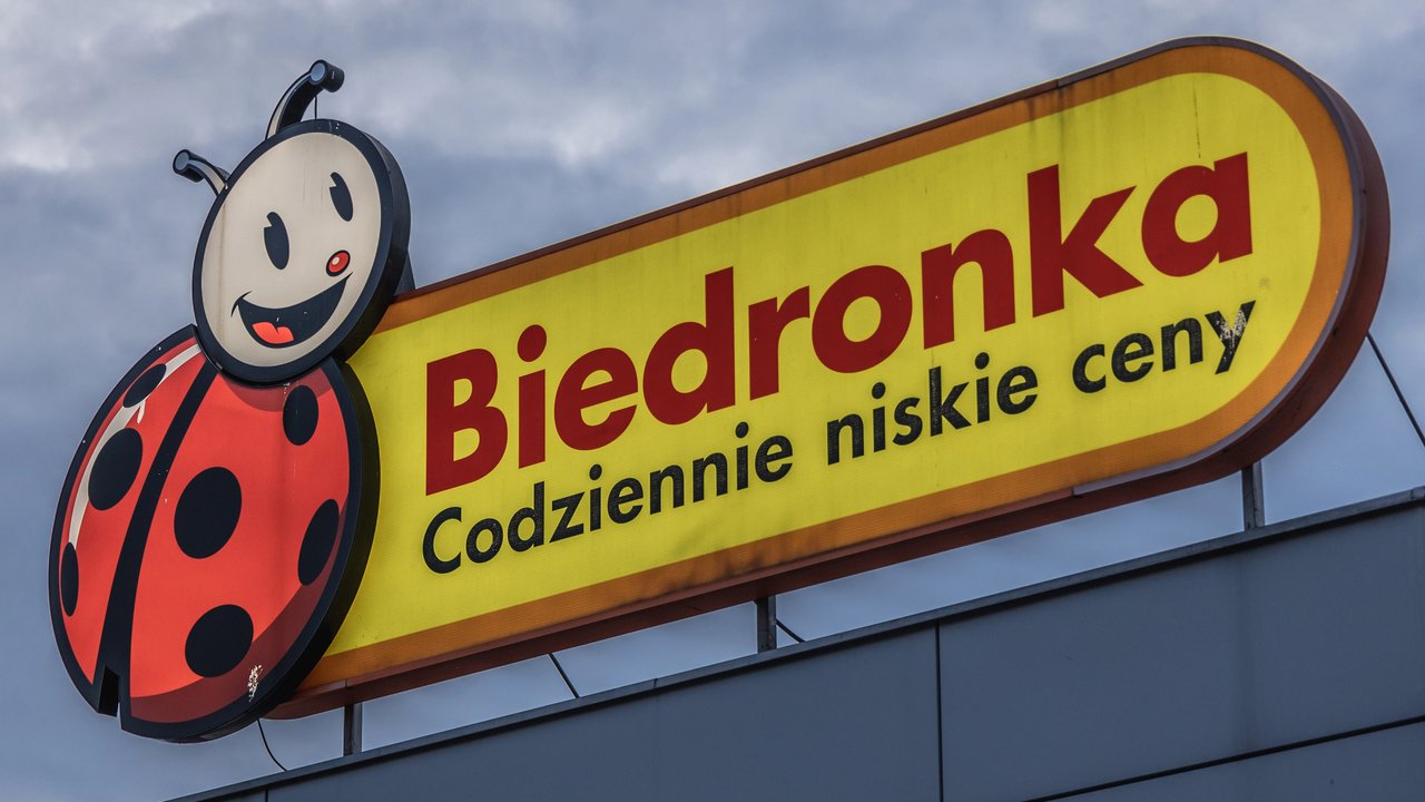 UOKiK bierze na celownik fałszywe obniżki w Biedronce. Konsekwencje za drobny druk i ukryte ceny
