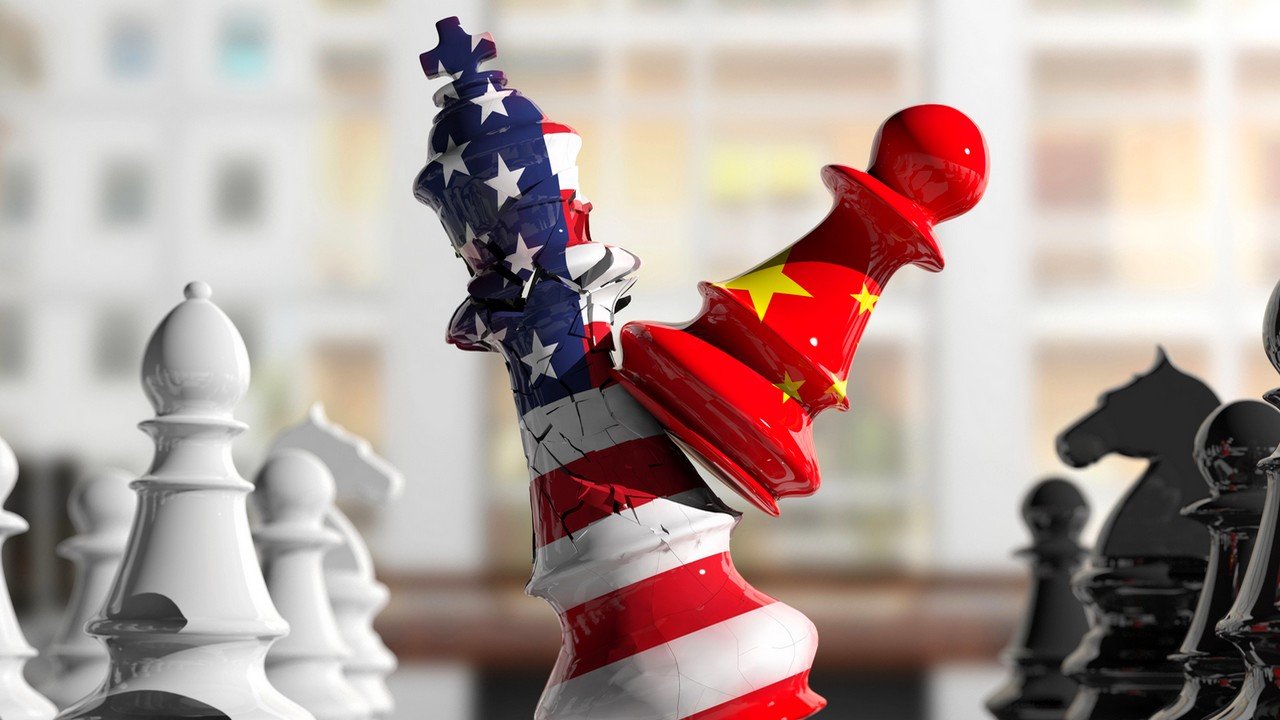 Monopol zachodnich firm na chipy upada. Chiny rozpoczynają testy własnej maszyny litograficznej