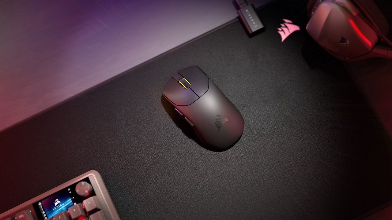 CORSAIR prezentuje 36-gramową ultralekką bezprzewodową mysz gamingową SABRE v2 PRO