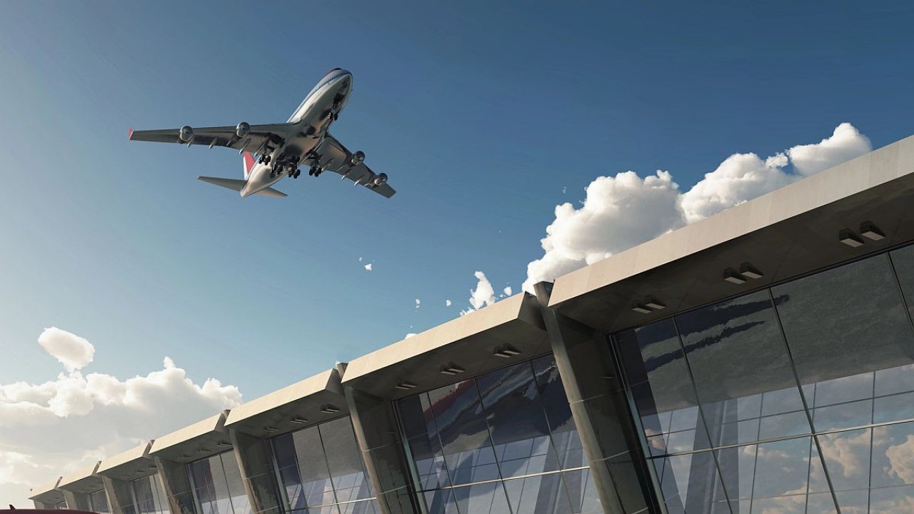 Chaos na lotniskach w Europie! Cyberatak sparaliżował odprawy pasażerów