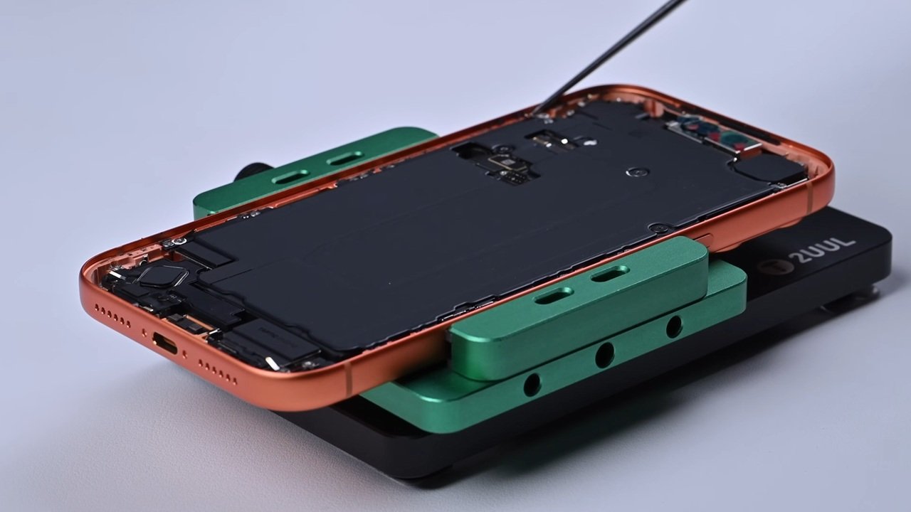 Pamięć iPhone'a 17 Pro za droga? Użytkownik sam ją powiększył