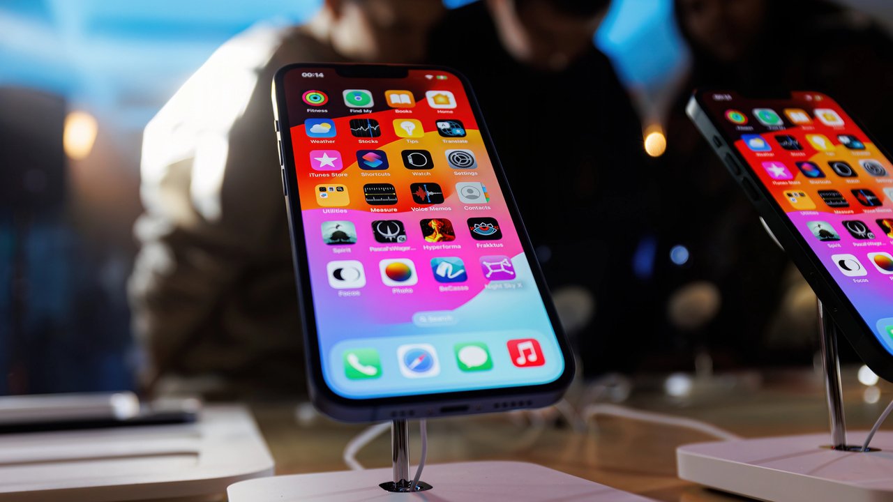 Transmisja meczu przy pomocy... iPhone\'a 17 Pro. To się dopiero nazywa postęp