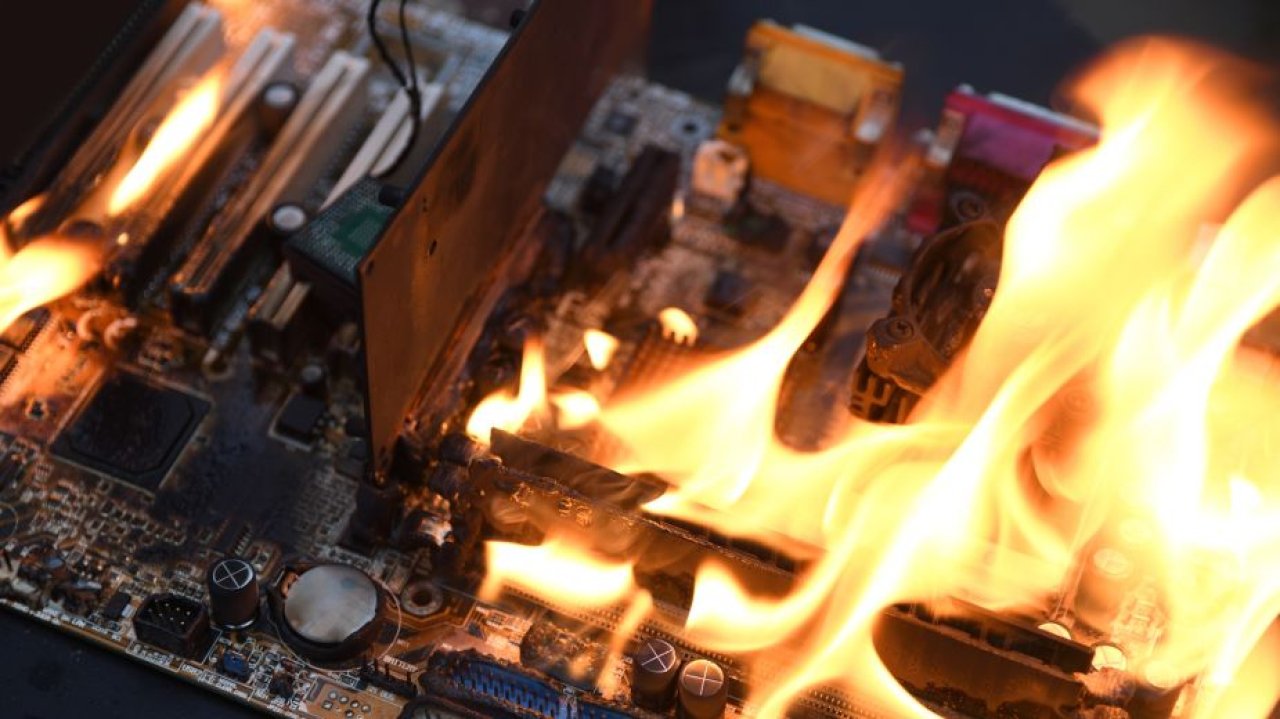 Pożar centrum danych sparaliżował cały kraj. Winna... stara bateria litowa