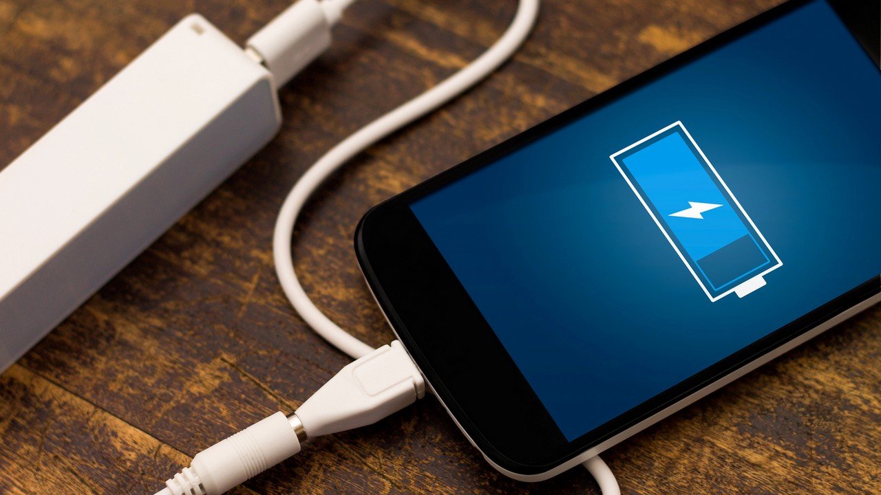 Jedno ustawienie może uratować baterię telefonu. Sprawdź to w opcjach