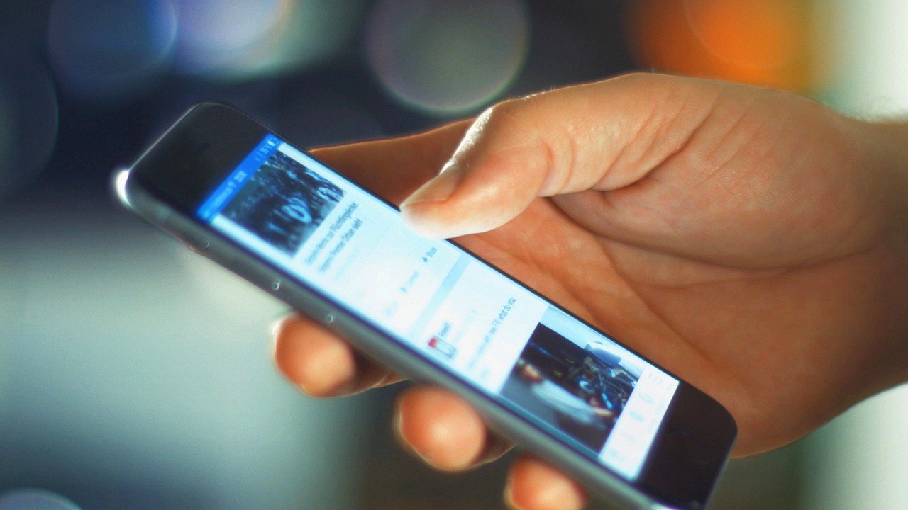 Masz problem z pracą? Zajrzyj na Facebooka. Meta chce Ci pomóc