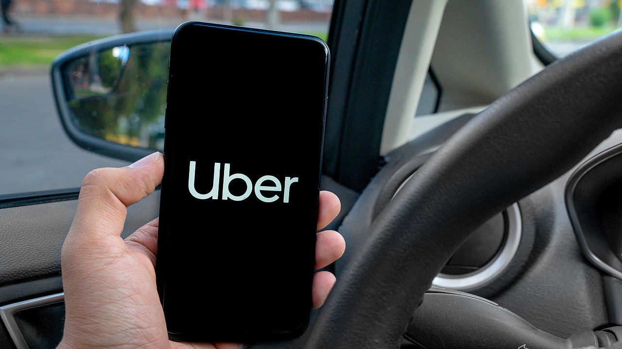 Kierowcy Ubera mogą dorabiać trenując sztuczną inteligencję, zamiast wozić ludzi