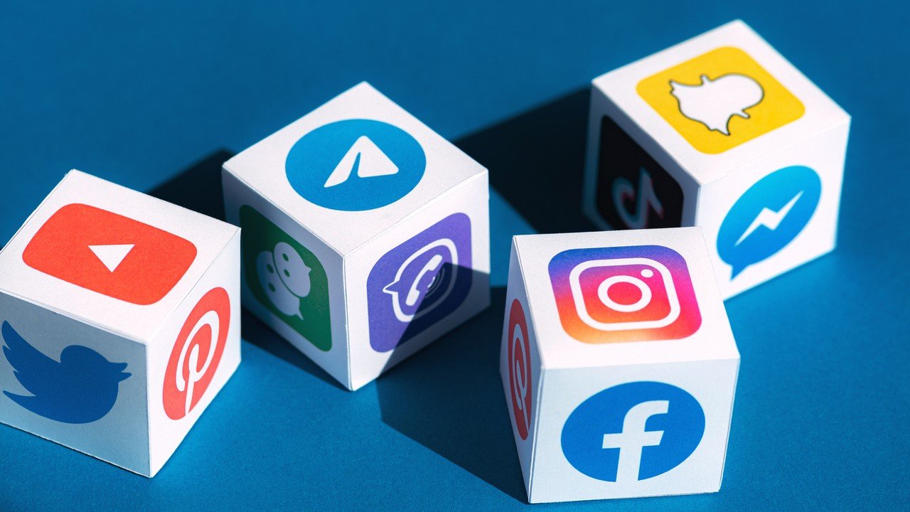 Politycy wszystkich opcji zgodni: żadnych social mediów dla osób poniżej 15 lat