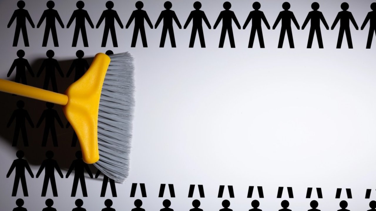 153 000 zwolnionych w ciągu miesiąca przez AI. W USA idą na rekord