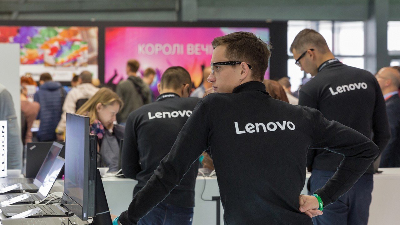Lenovo rośnie choć wszyscy mają problemy. Laptopy w natarciu