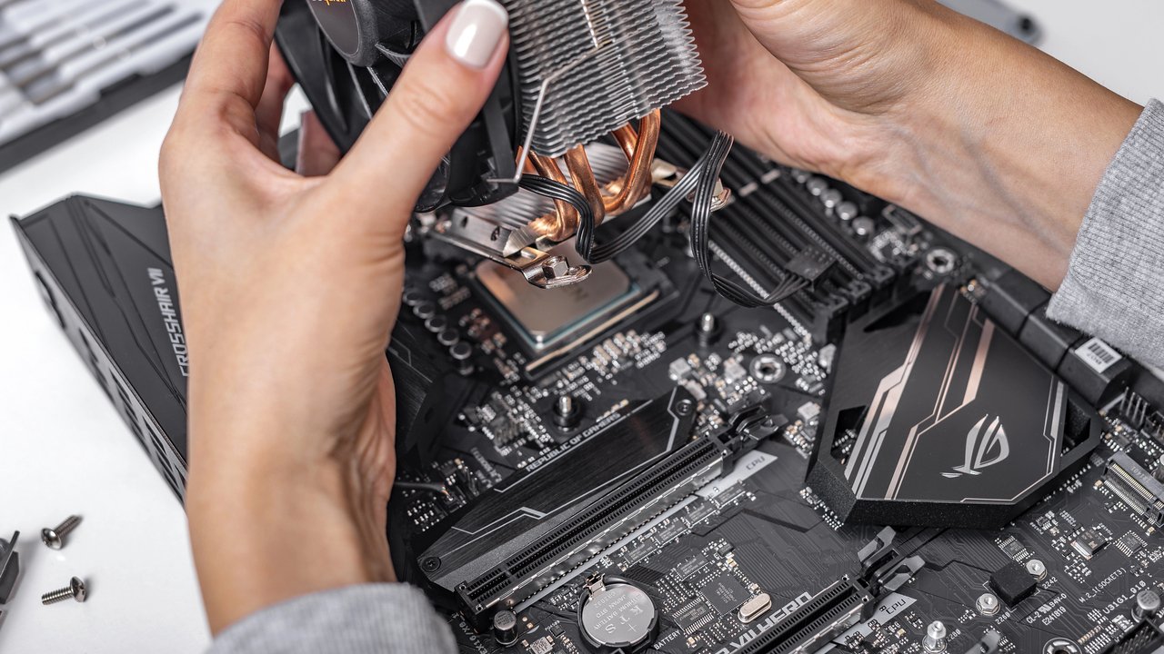 ASUS znów pod ostrzałem. Użytkownik twierdzi, iż firma odmówiła naprawy płyty głównej