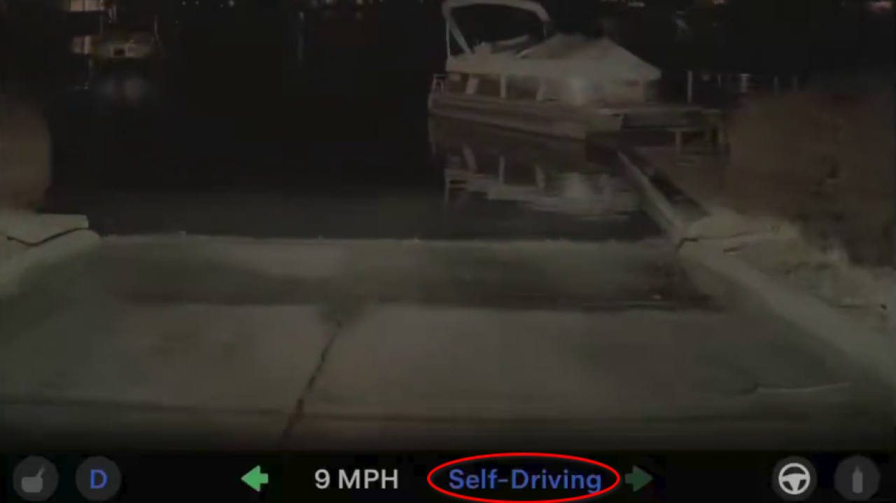 Zaufał Tesli i prawie wjechał do jeziora. Autopilot znów szaleje