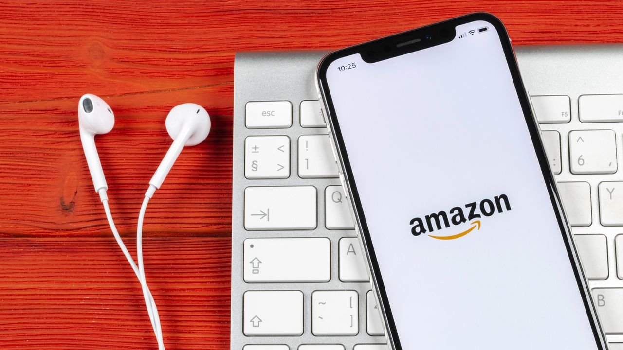 Amazon wraca do telefonów, porażka Fire Phone ich nie zatrzymuje. Teraz się uda?