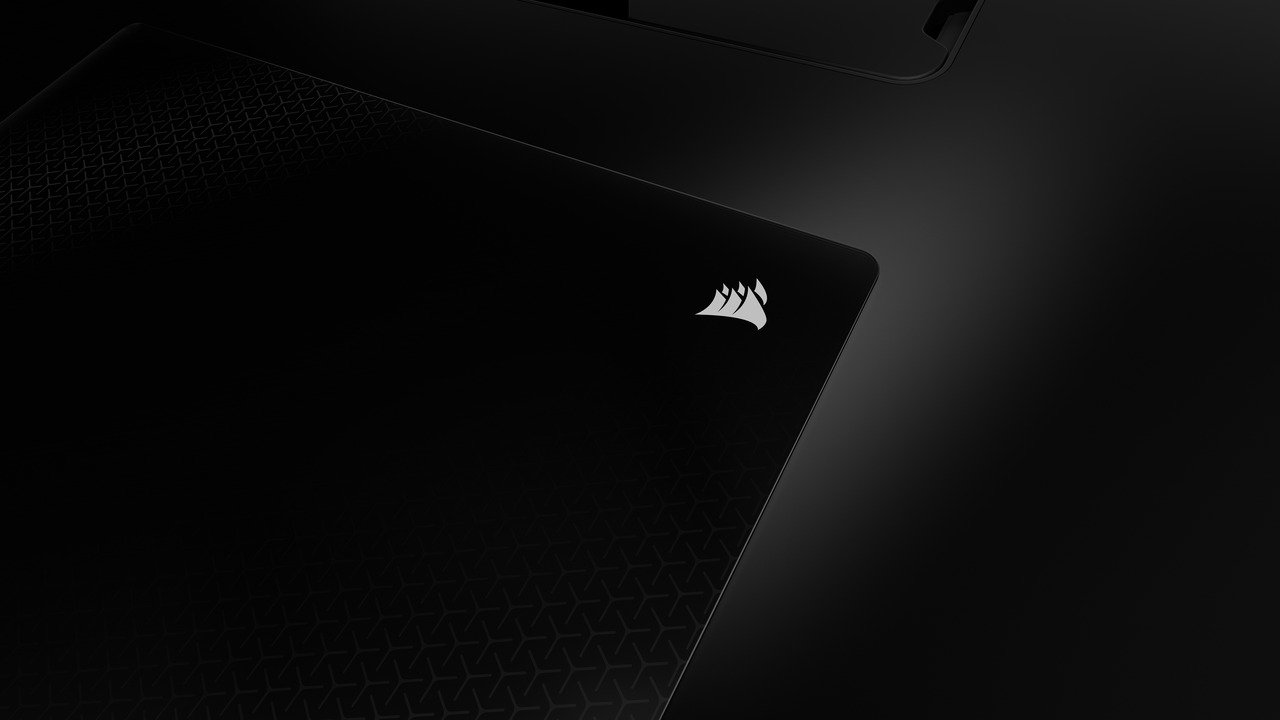 Corsair MM Glass Large - matowe szkło, które tłumi dźwięk i nie ześlizguje się ze stołu