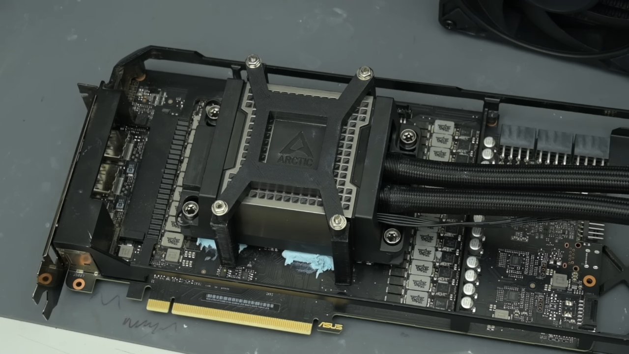 Schłodził RTX 3080 AiO dla serwerów. choćby 54 stopnie mniej