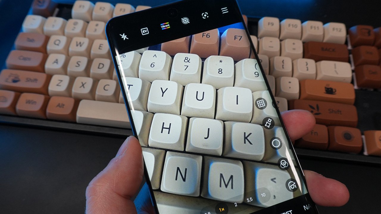 Smartfon z najlepszym aparatem do 2500 zł? Sprawdź ten model!