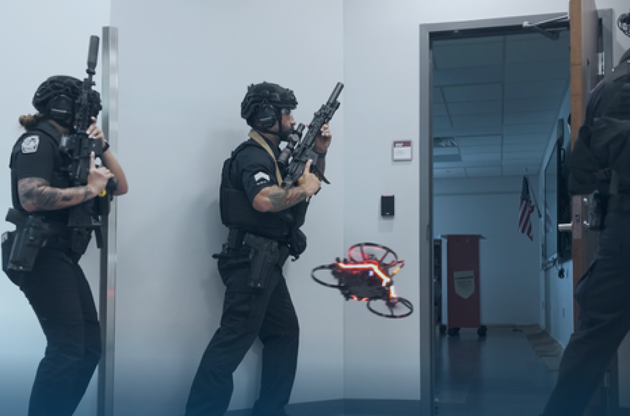 Drony będą chronić uczniów w USA. Maszyny użyją gazu pieprzowego