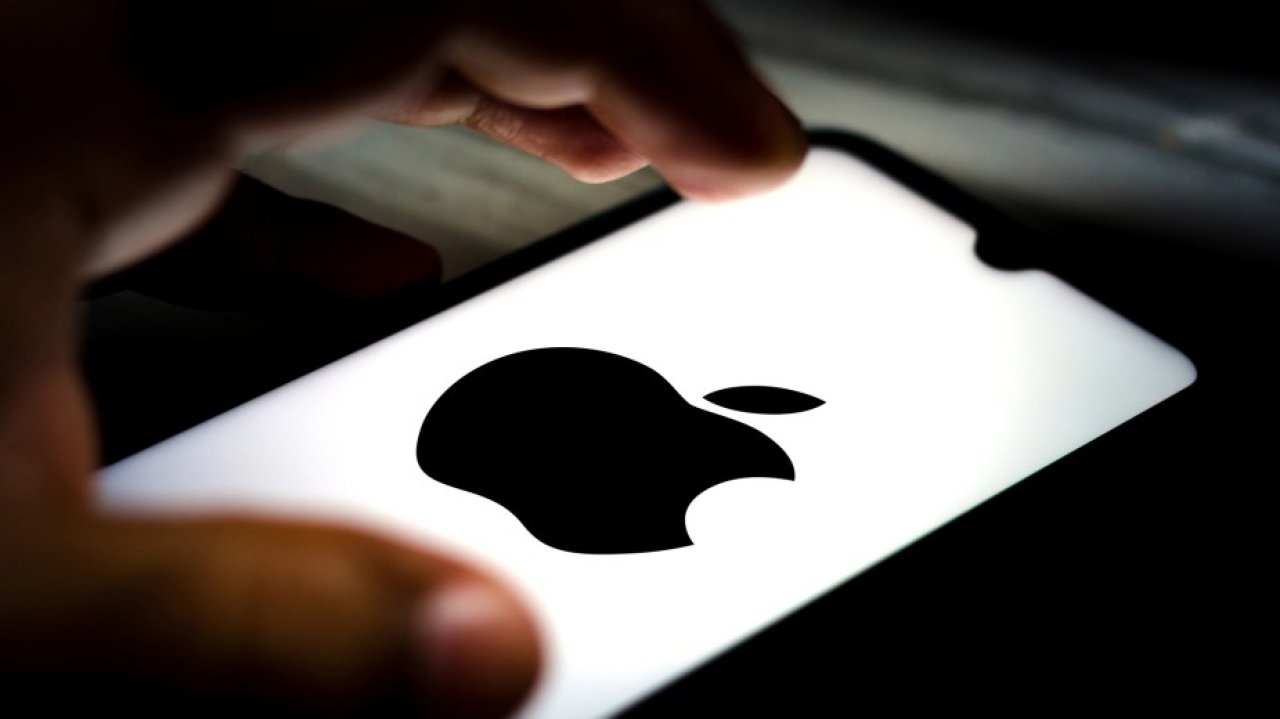 Użytkownicy iPhone'a nie mogą wpisać hasła. Aktualizacja usunęła znak z klawiatury