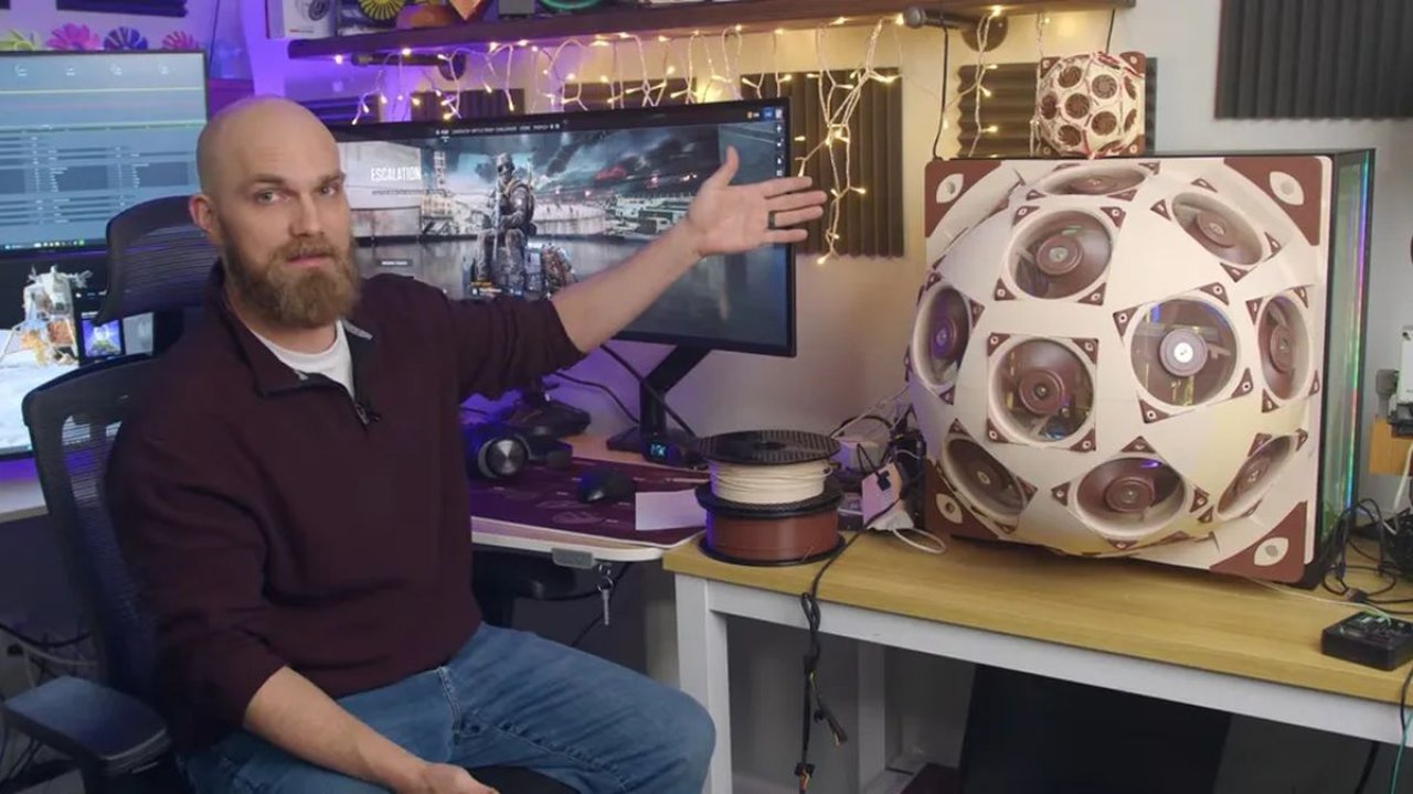 PC z kopułą z 15 wentylatorów. Wygląda dziwnie, ale robi robotę