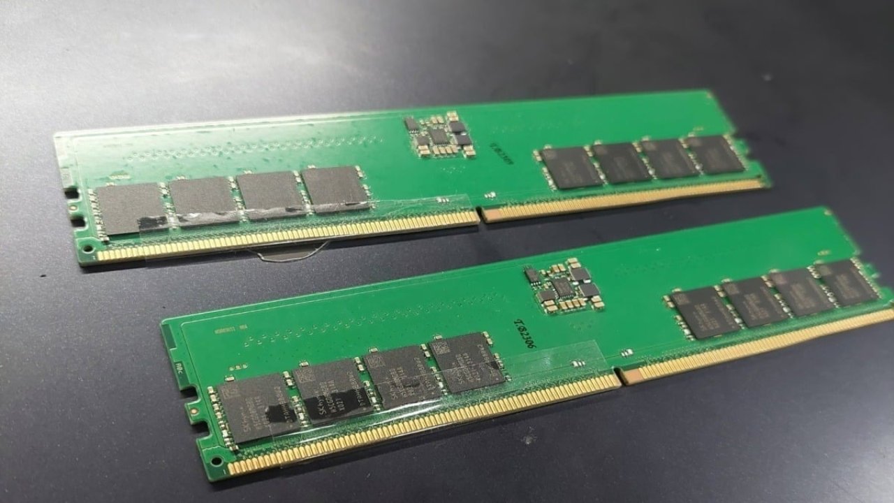 Intel wkróce otrzyma nowe tańsze pamięci RAM DDR5. Co z AMD?