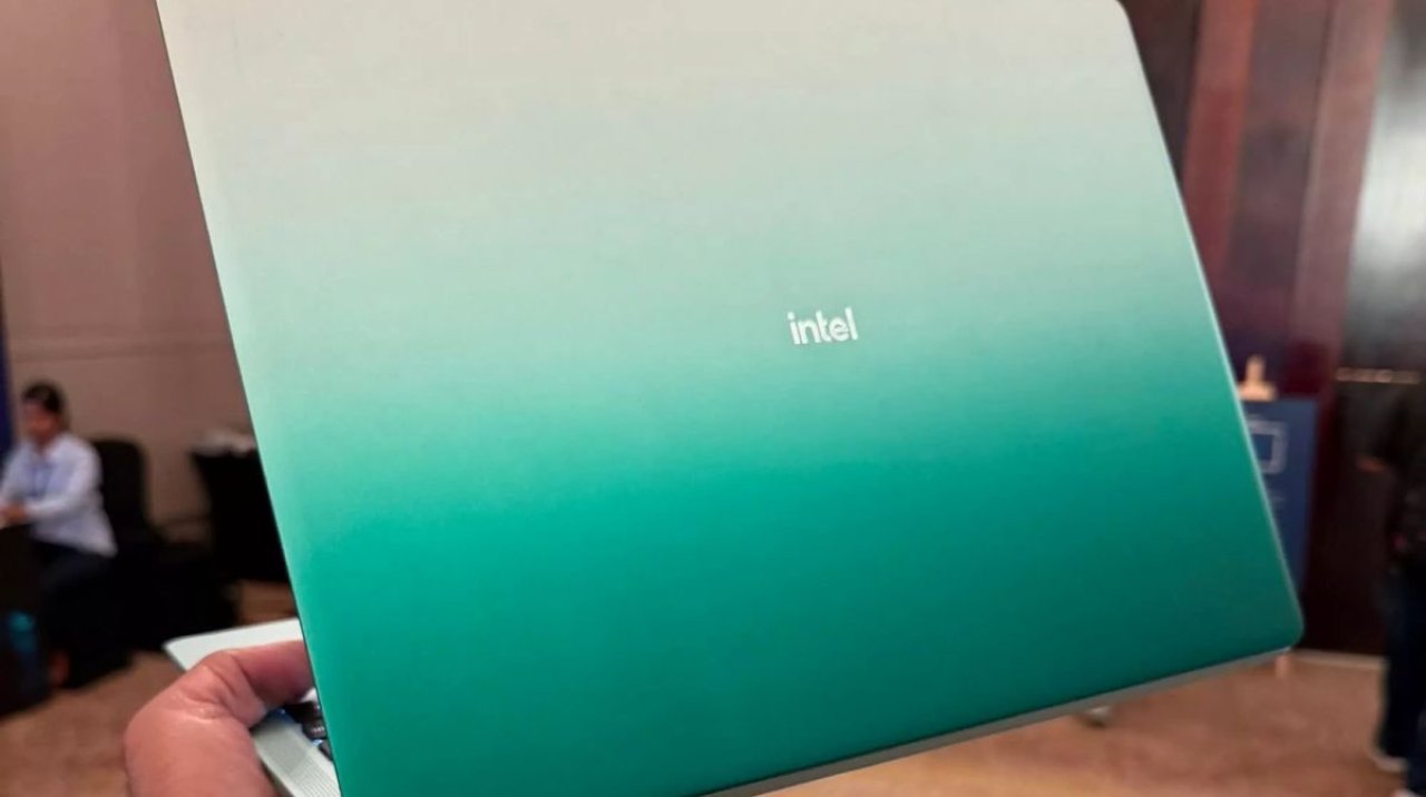 Intel szykuje laptopa, który wygląda jak MacBook Neo, ale kosztuje znacznie mniej