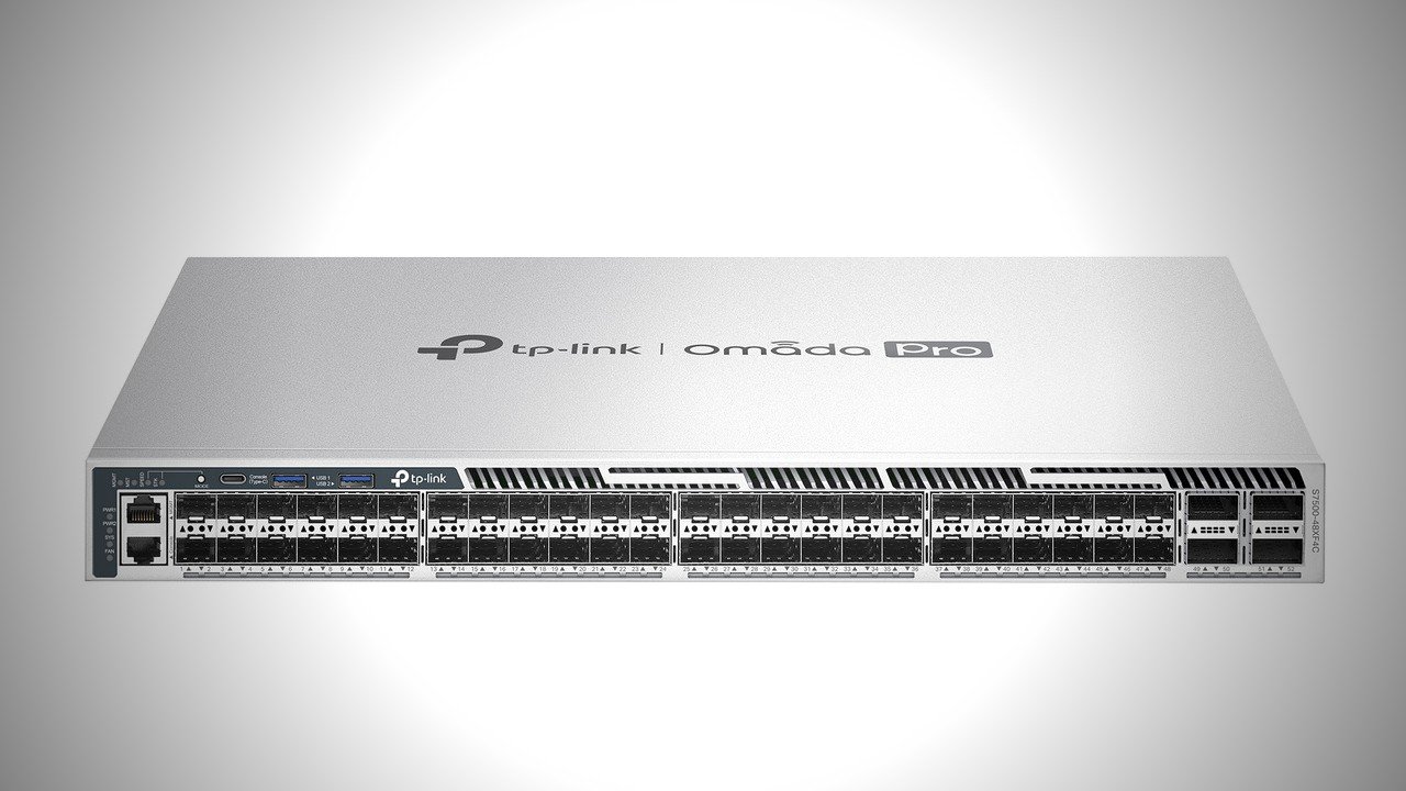 TP-Link prezentuje nowe przełączniki. Porty do 100G, zaawansowany routing L3 i łączenie w stos