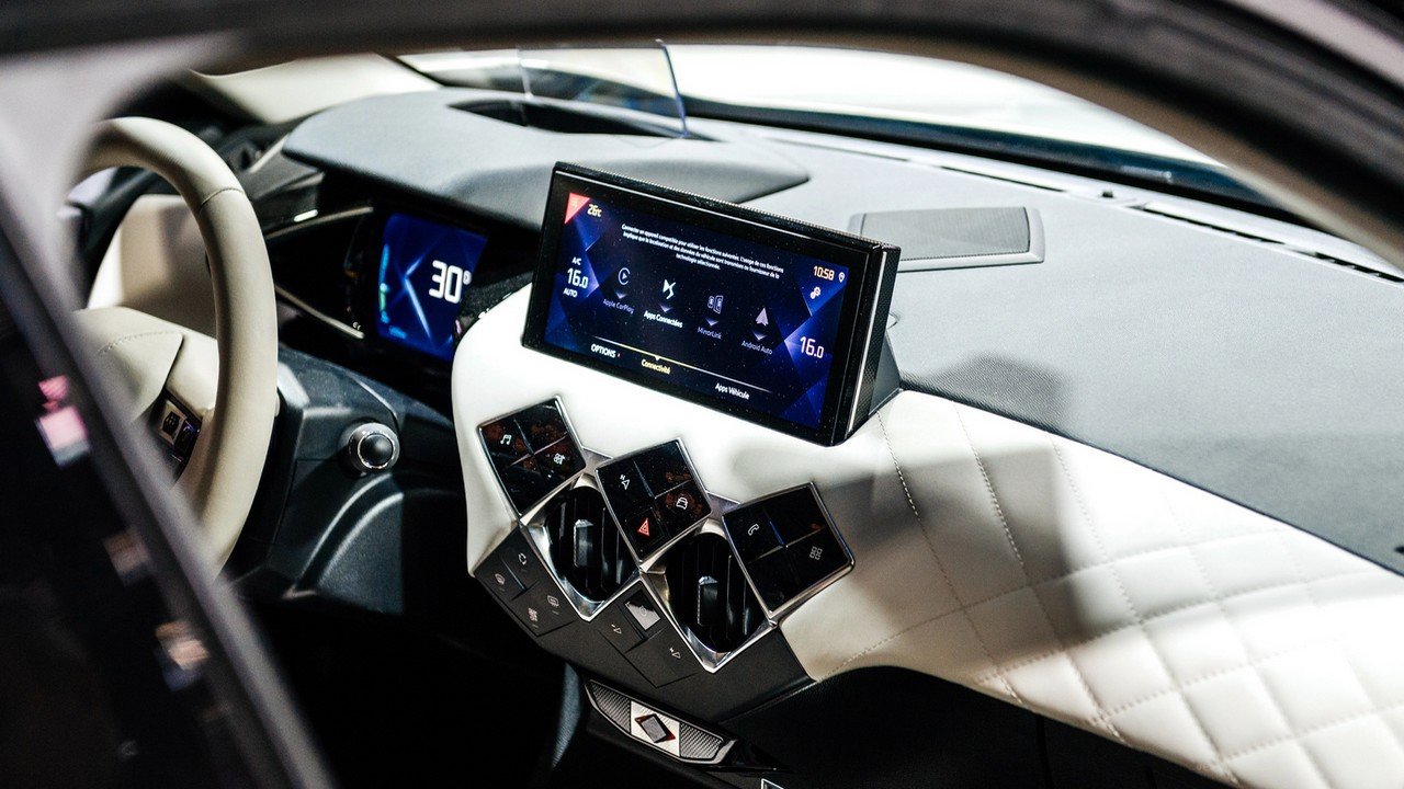 Android Auto w końcu nadrabia. Będzie jeszcze bardziej jak telefon