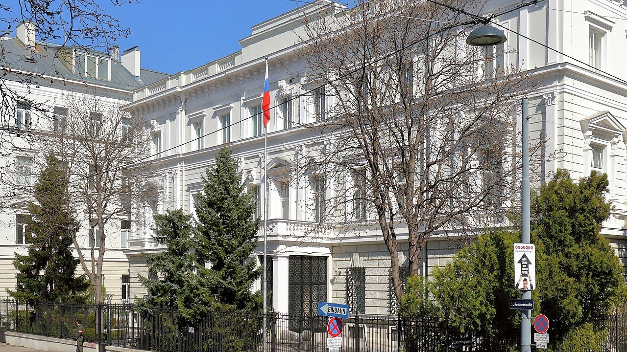 Austria wykopała rosyjskich dyplomatów. Las szpiegowskich anten na dachach