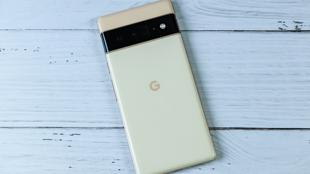 Google poprawia błędy w Pixelach. Problem z baterią przez cały czas pozostaje