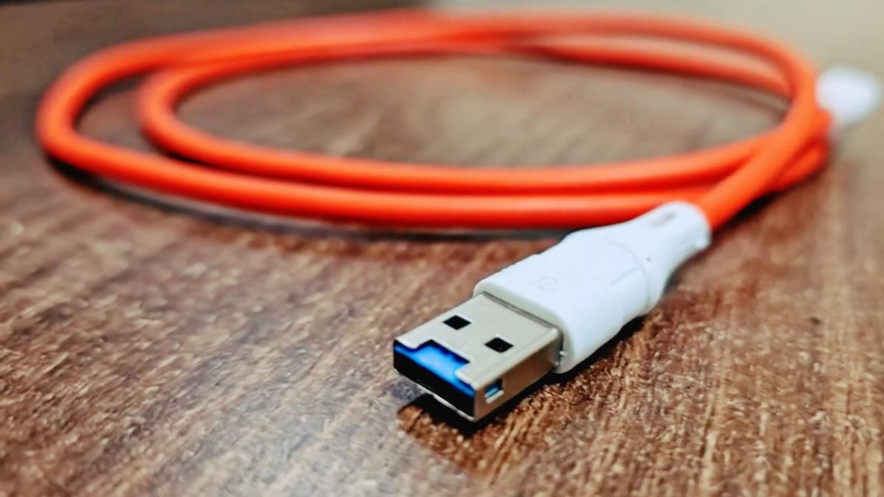 Ten kabel USB to ukryty komputer. Potrafi przejąć kontrolę nad PC