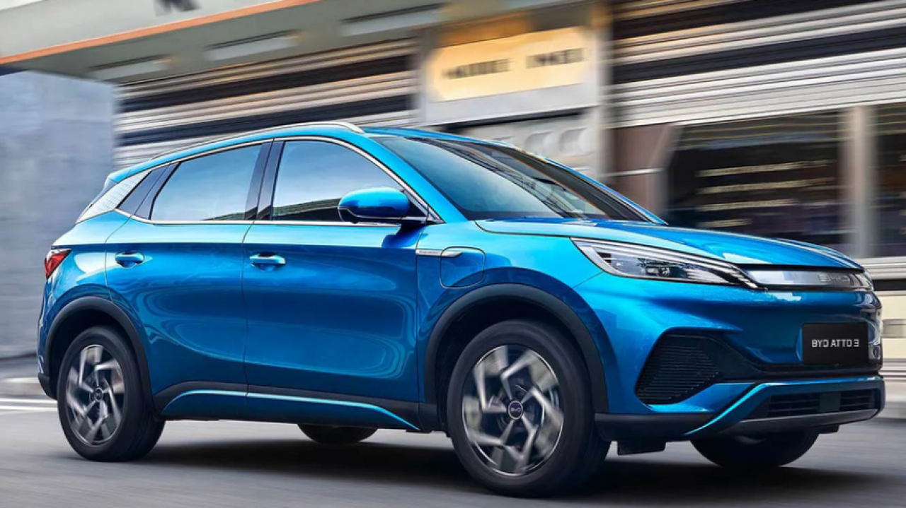 BYD pokryje koszty błędów autopilota bez limitu. Nie chowają się, jak Tesla