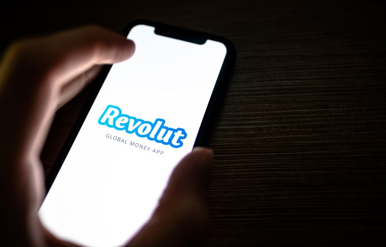 Revolut wybudził klienta w środku nocy. Muszą zapłacić odszkodowanie