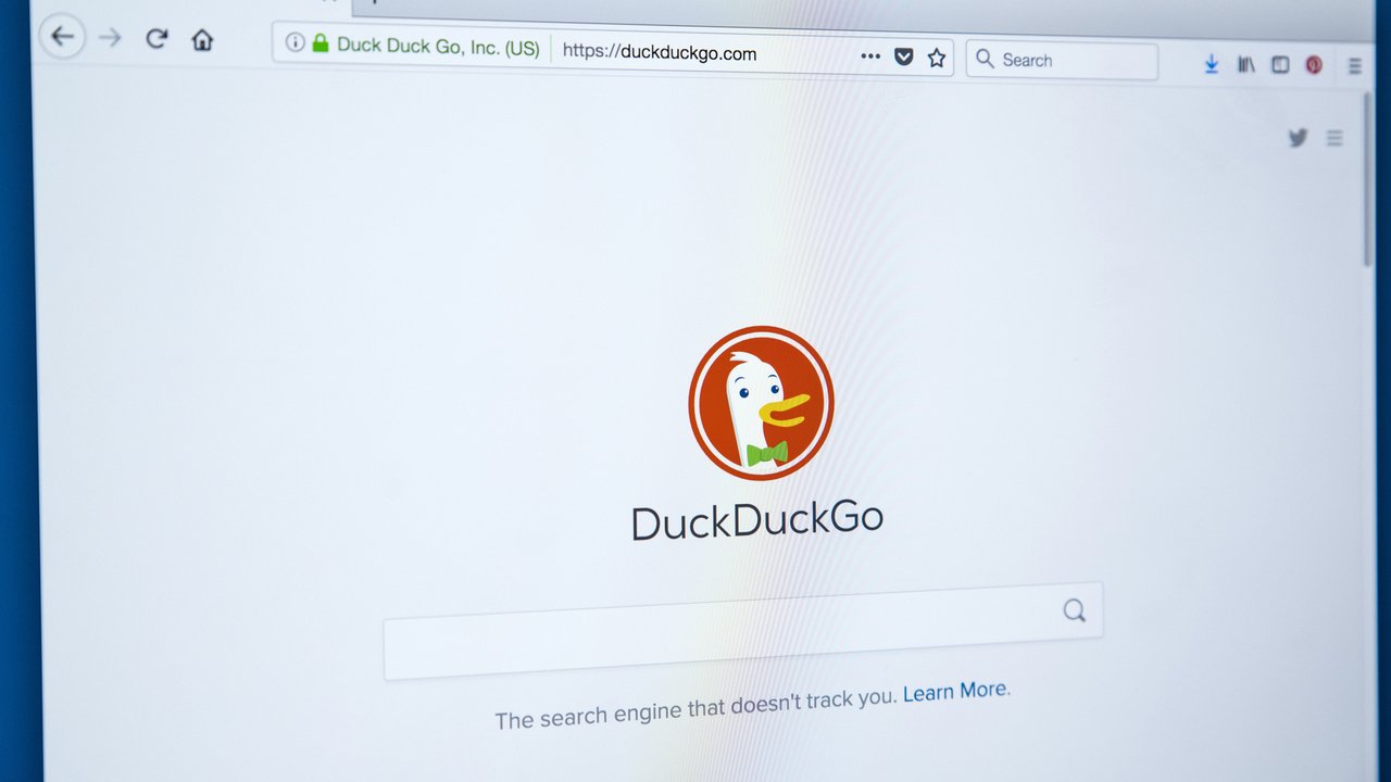 Google niechcący promuje konkurencję. AI w wyszukiwarce poleca DuckDuckGo