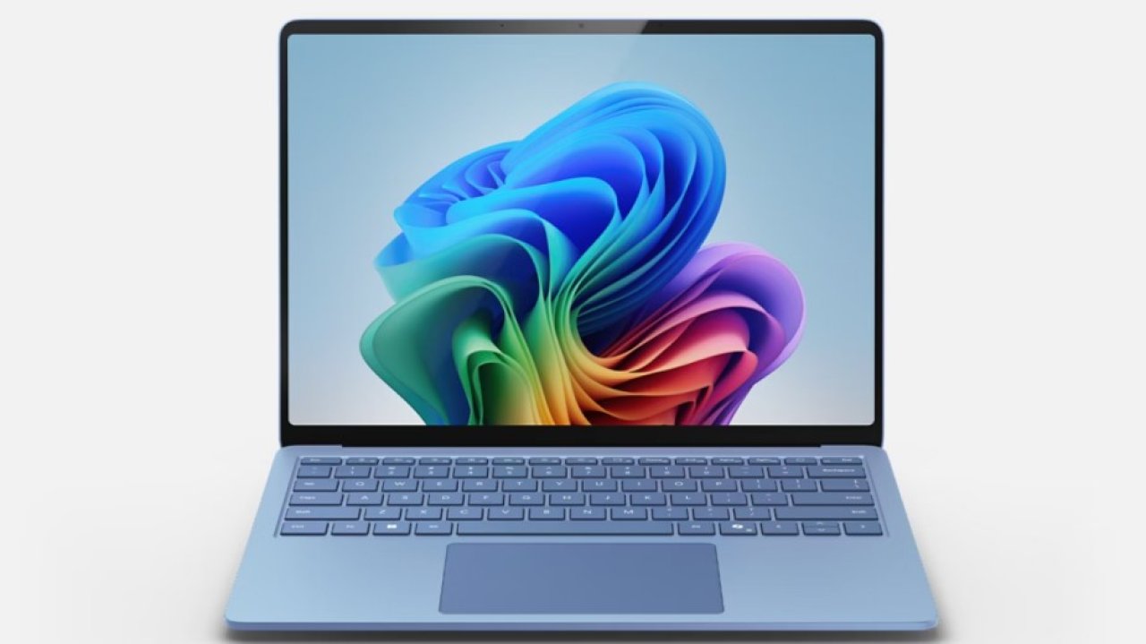 Microsoft sprzedaje laptopy za słabe na ich własne AI. Mają tylko 8 GB RAM