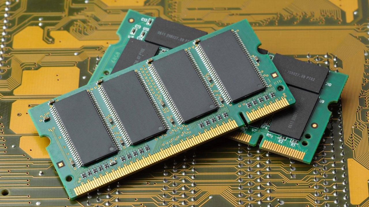 Goodram przywraca pamięci DDR4 4 GB. Rynek RAM zmienia się przez AI