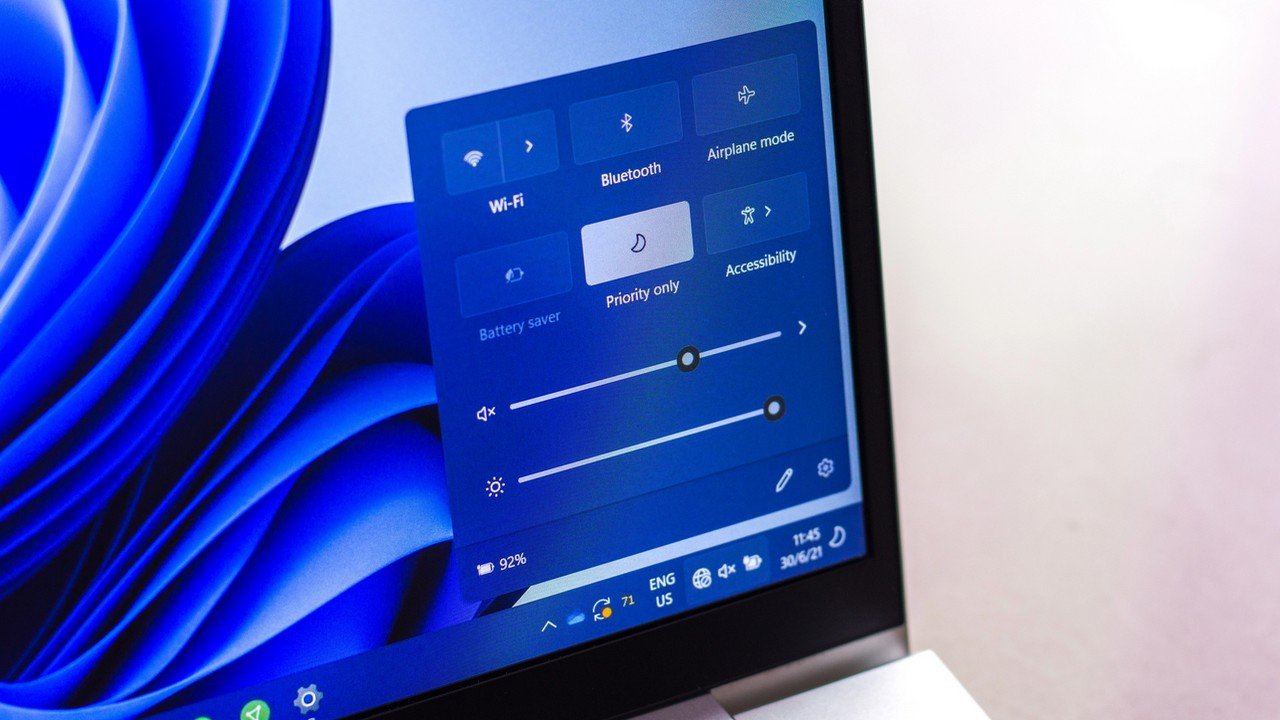Microsoft szykuje zmiany w integracji Androida z Windows 11. Telefon stanie się częścią komputera