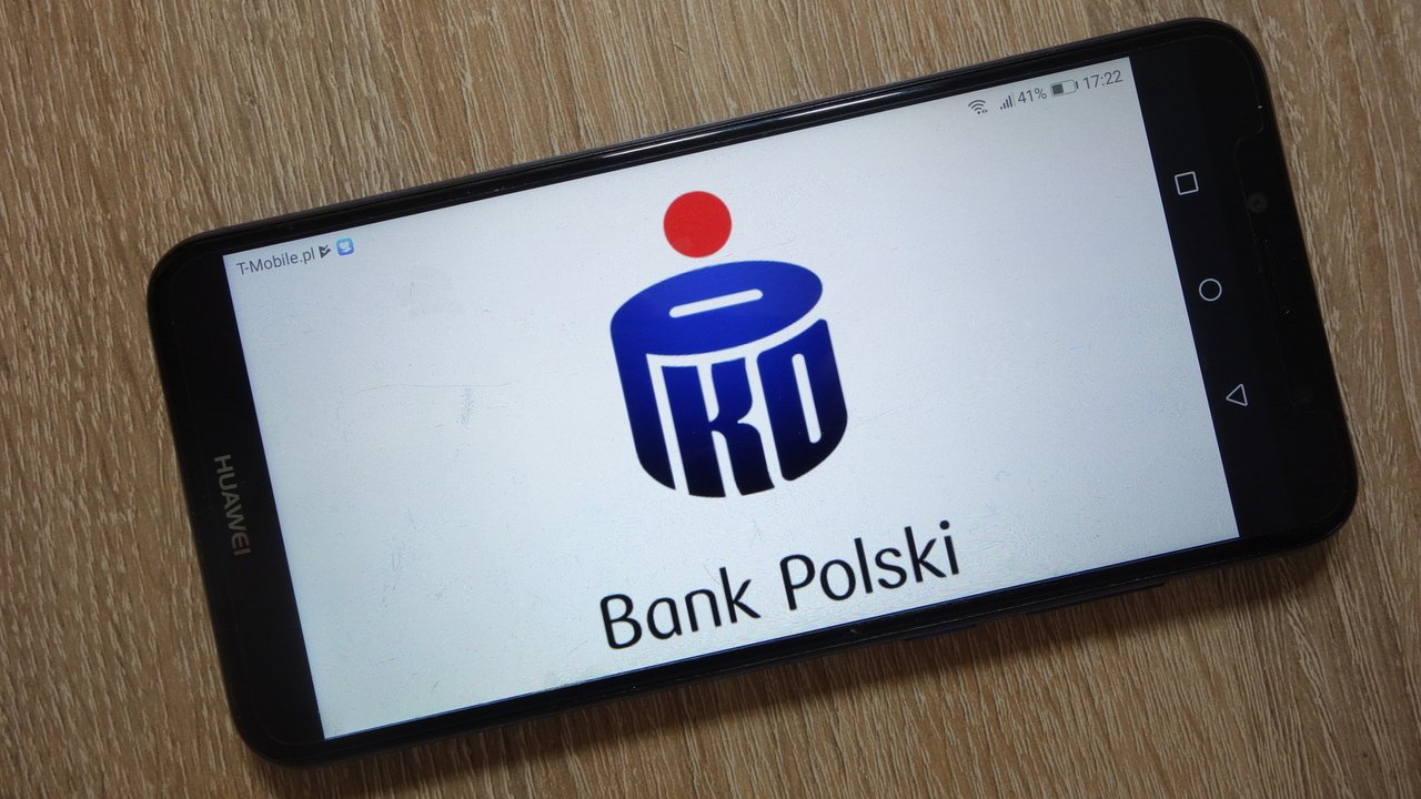 Klienci PKO BP tracą pieniądze. Uważaj na te wiadomości