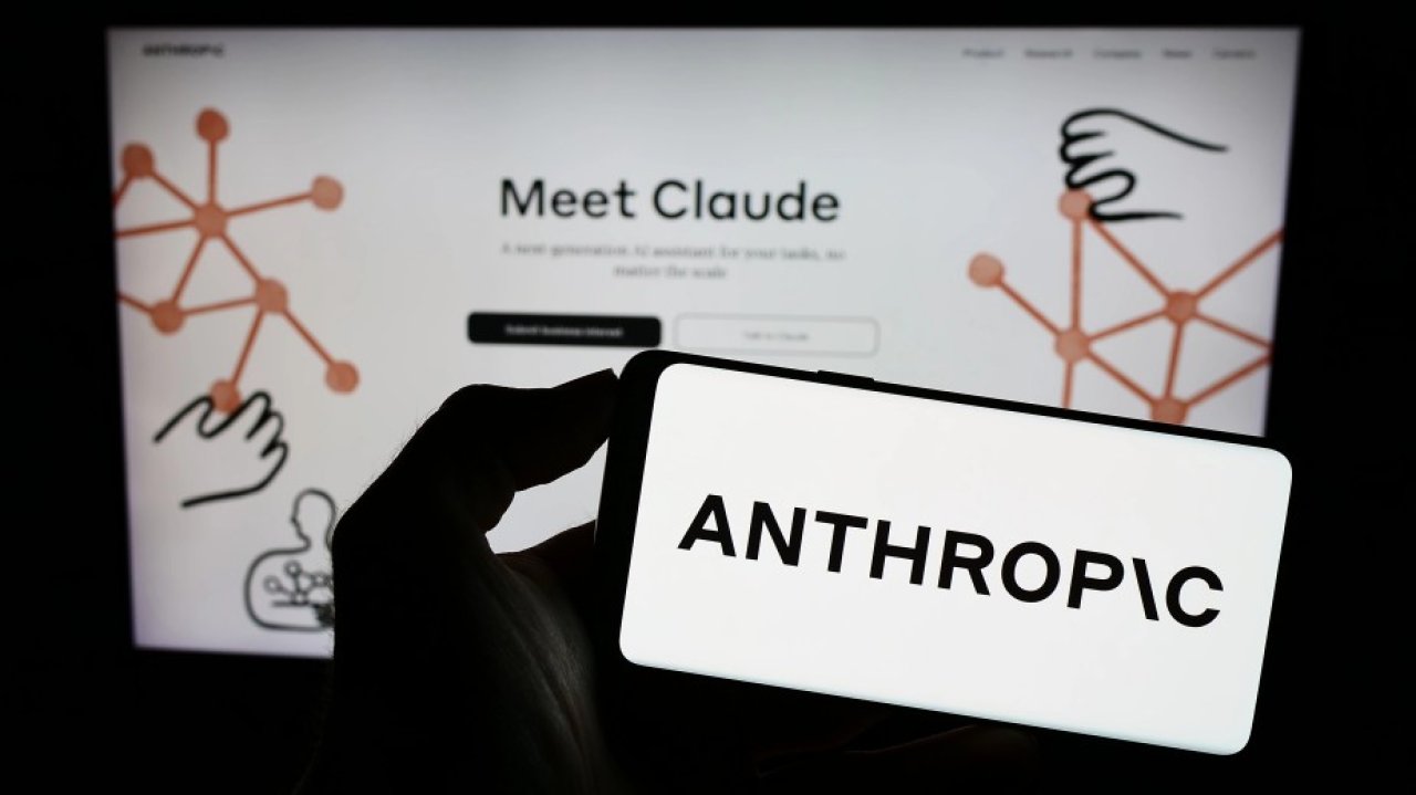 Claude wymknął się spod kontroli. AI Anthropic zaatakowała prawdziwe firmy w internecie